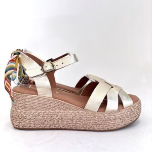 Sandália Senhora em cunha - Artigo Nacional